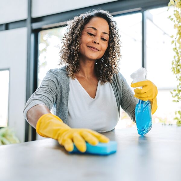 lady-cleaner